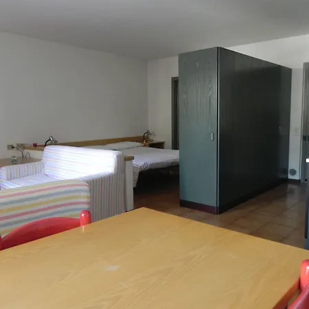 Pila Aparthotel Como